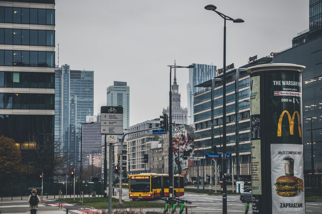 Urlop we wrześniu gdzie jechać najtaniej i jak porównać oferty loty vs dojazd własny